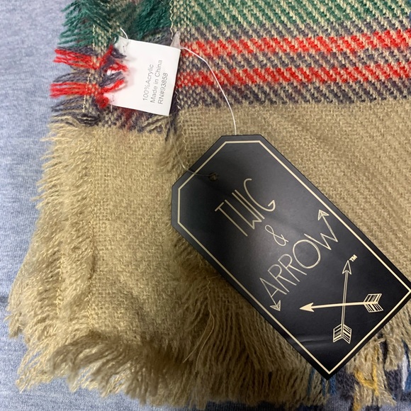 Twig and Arrow Scarf - Picture 2 of 4